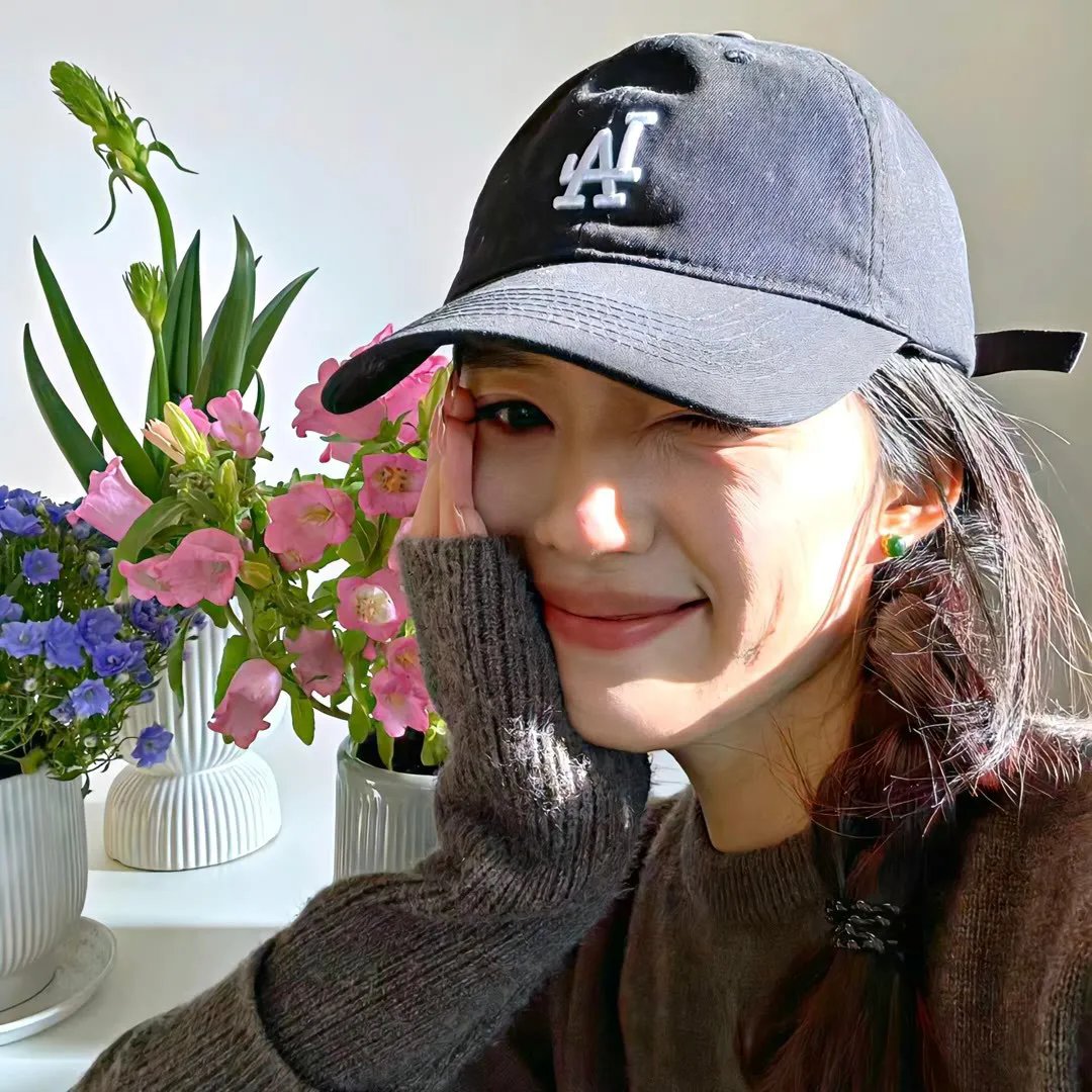 弱比少男闯女校